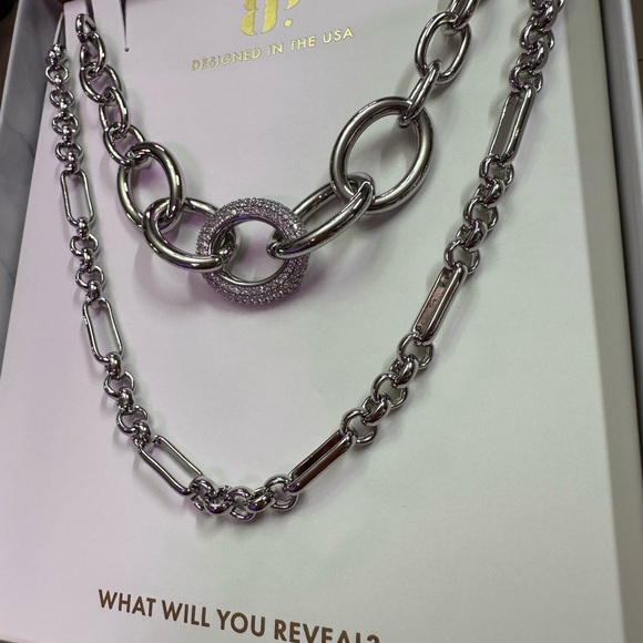 We Love A Diverse Queen Luxe Layer 2025 Necklace - Picture 3 of 6